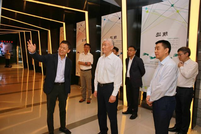 科技部部长王志刚到HB火博体育
激光调研