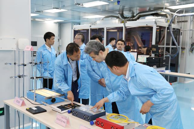 深圳市委常委、副市长刘庆生一行到HB火博体育
激光考察调研